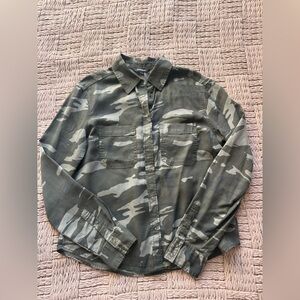 Express Women’s Camo Top Long Sleeve
